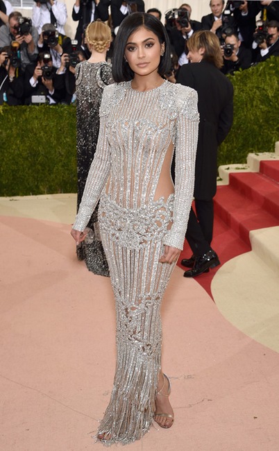 Kylie Jenner, MET Gala 2016, Arrivals, Red Carpet Fashions, Kardashian Met Gala Widget